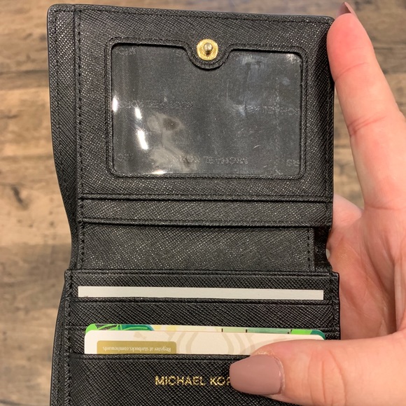 Michael Kors Wallet - Picture 3 of 5